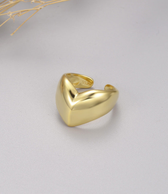 Bold Heart Ring - Gold