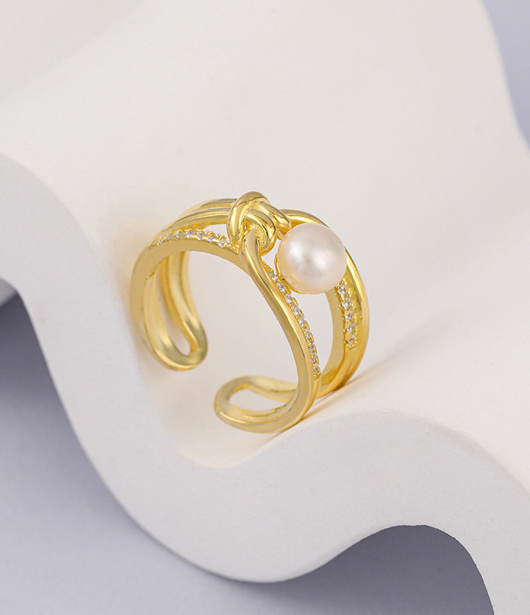 Diamond Ridged Pearl Ring - Gold