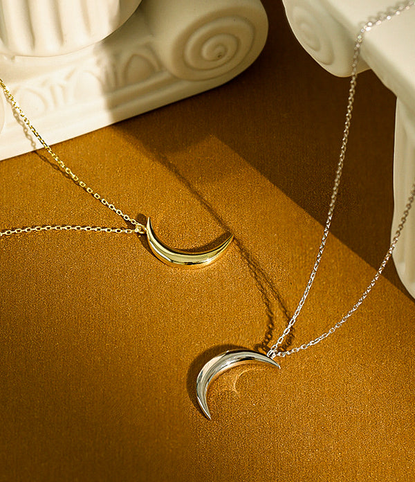 Luna Pendant Chain Necklace